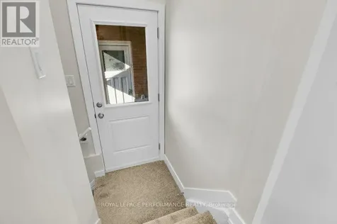 624 Clarke Avenue Ottawa ON K1K 0Y7