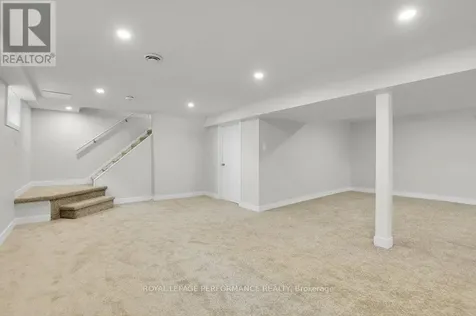 624 Clarke Avenue Ottawa ON K1K 0Y7