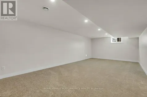 624 Clarke Avenue Ottawa ON K1K 0Y7