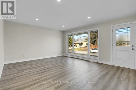 624 Clarke Avenue Ottawa ON K1K 0Y7