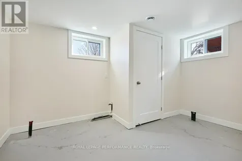 624 Clarke Avenue Ottawa ON K1K 0Y7