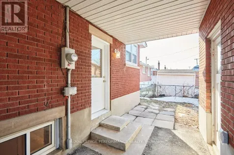 624 Clarke Avenue Ottawa ON K1K 0Y7