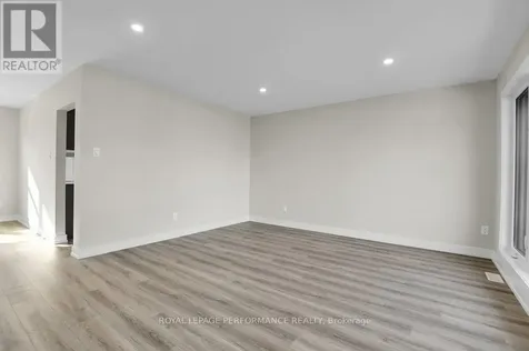 624 Clarke Avenue Ottawa ON K1K 0Y7