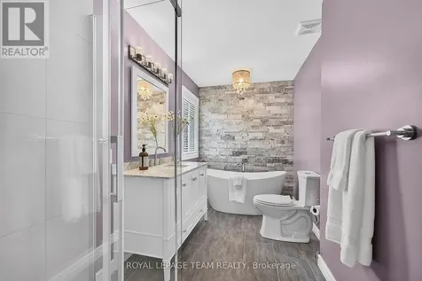 14 Wynridge Place Ottawa ON K2M 2S9