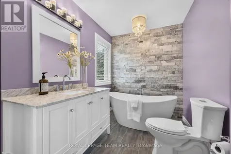 14 Wynridge Place Ottawa ON K2M 2S9