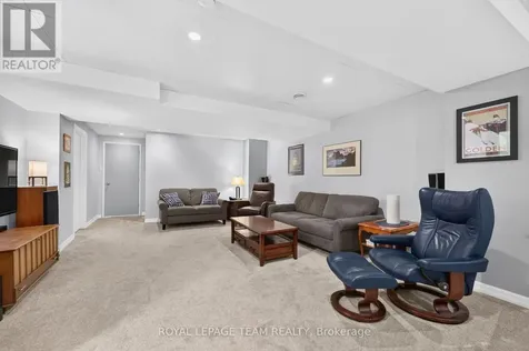 14 Wynridge Place Ottawa ON K2M 2S9