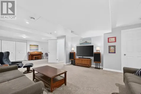 14 Wynridge Place Ottawa ON K2M 2S9