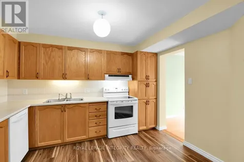 6176 Oak Meadows Drive Ottawa ON K1C 7G8