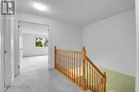 6176 Oak Meadows Drive Ottawa ON K1C 7G8