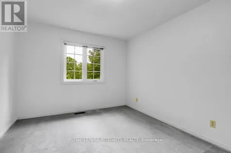 6176 Oak Meadows Drive Ottawa ON K1C 7G8