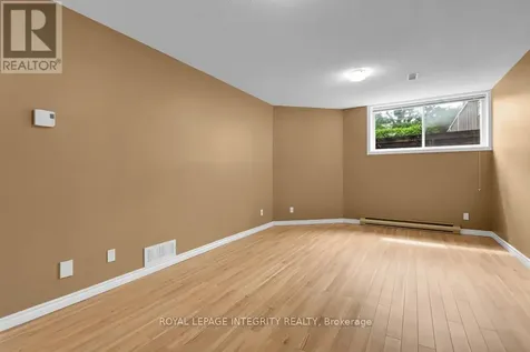 6176 Oak Meadows Drive Ottawa ON K1C 7G8