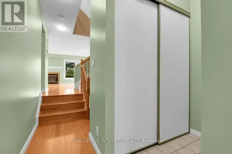 6176 Oak Meadows Drive Ottawa ON K1C 7G8