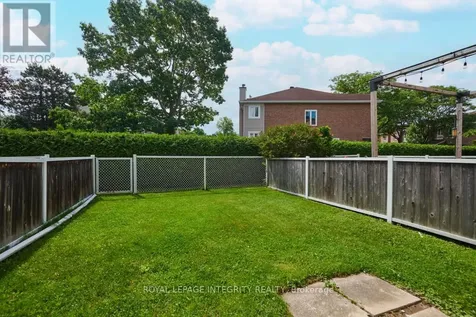 6176 Oak Meadows Drive Ottawa ON K1C 7G8
