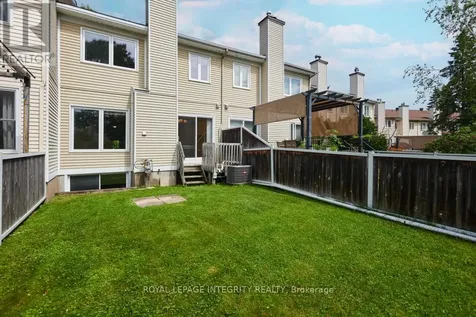 6176 Oak Meadows Drive Ottawa ON K1C 7G8
