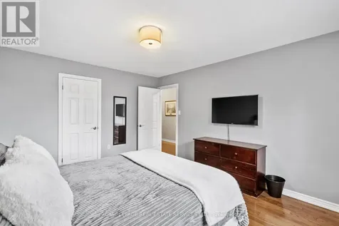 2045 Rosemount Crescent Oakville (wm Westmount) ON L6M 3P5