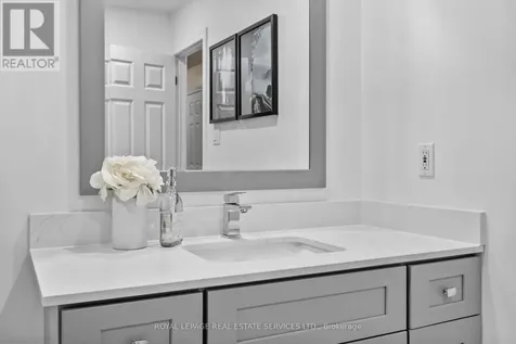 2045 Rosemount Crescent Oakville (wm Westmount) ON L6M 3P5