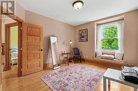289 Crichton Street Ottawa ON K1M 1W3