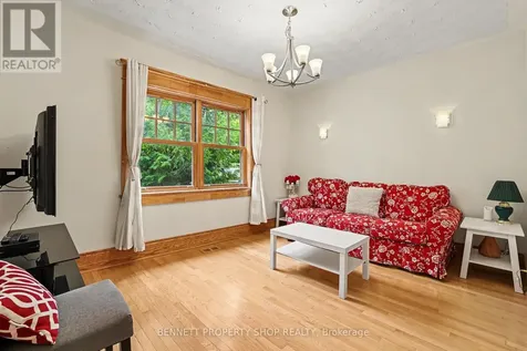 289 Crichton Street Ottawa ON K1M 1W3