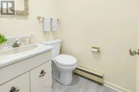 15 Glenview Crescent Perth ON K7H 2L1