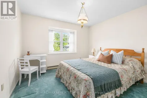 15 Glenview Crescent Perth ON K7H 2L1