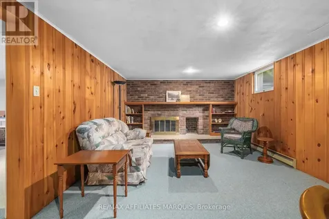 15 Glenview Crescent Perth ON K7H 2L1