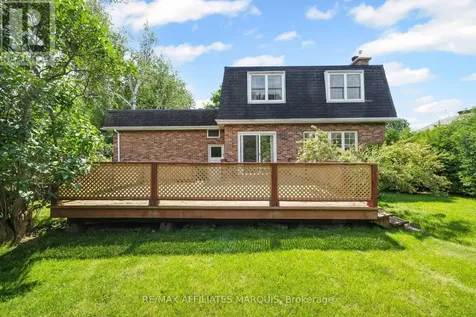 15 Glenview Crescent Perth ON K7H 2L1