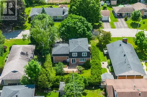 15 Glenview Crescent Perth ON K7H 2L1