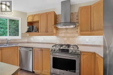 875 Giant Cedars Crescent Ottawa ON K1V 1P1