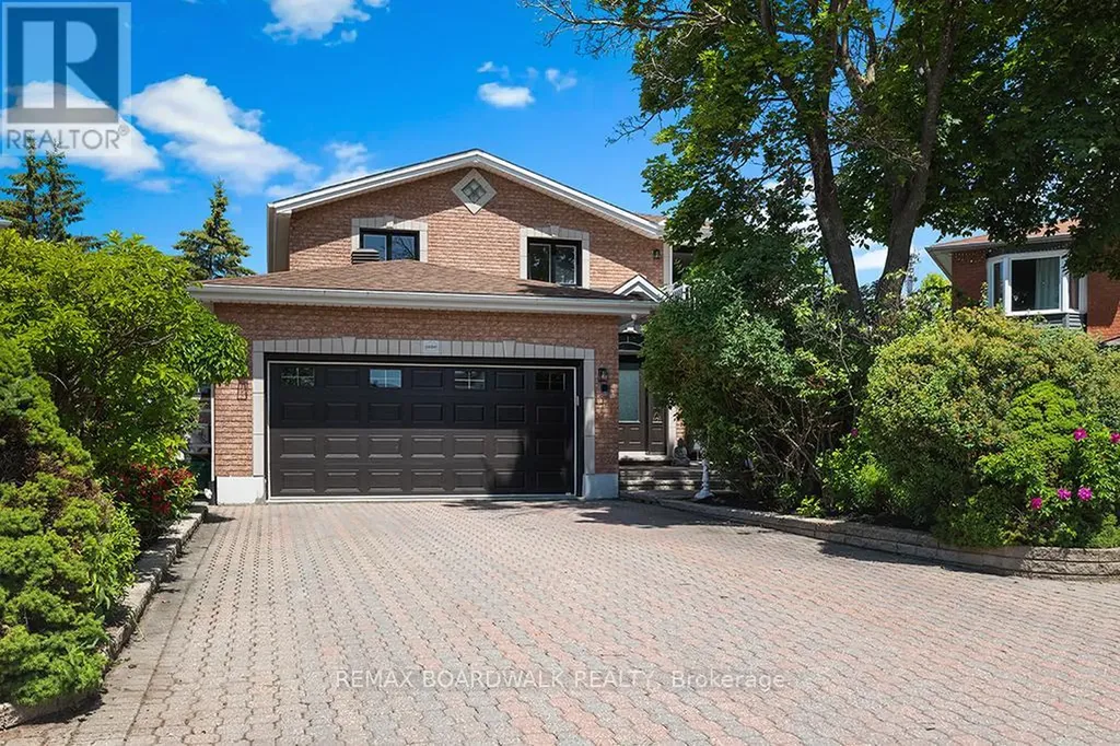 1560 Montcerf Court Ottawa ON K1C 4Z4