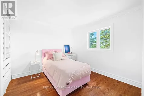 1560 Montcerf Court Ottawa ON K1C 4Z4