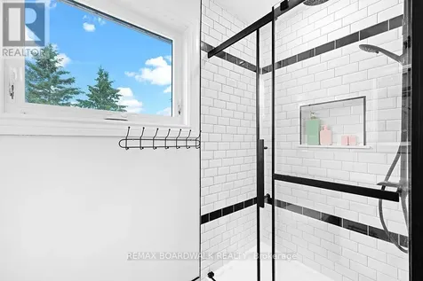 1560 Montcerf Court Ottawa ON K1C 4Z4