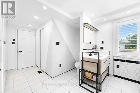 1560 Montcerf Court Ottawa ON K1C 4Z4