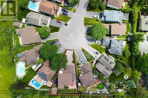 1560 Montcerf Court Ottawa ON K1C 4Z4