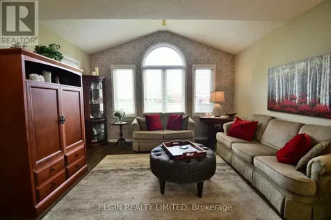 22 Axford Parkway St. Thomas ON N5R 6E6