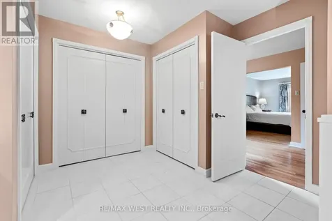 1758 Rhodes Crescent Ottawa ON K1H 5T2