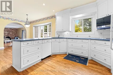 1758 Rhodes Crescent Ottawa ON K1H 5T2