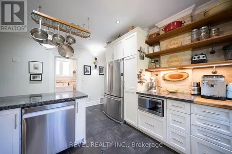 11 Chestnut Avenue Brantford ON N3T 4B9