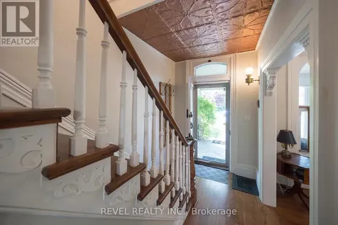 11 Chestnut Avenue Brantford ON N3T 4B9