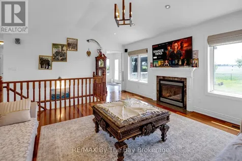 2569 Lockhart Road Innisfil ON L9S 3G2