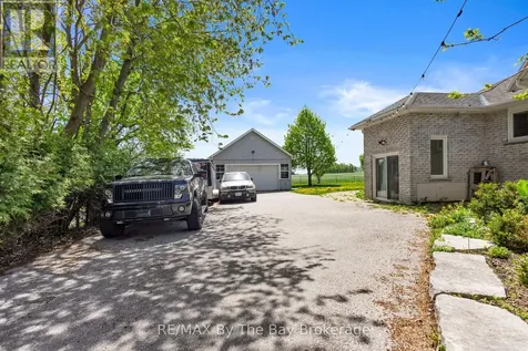 2569 Lockhart Road Innisfil ON L9S 3G2