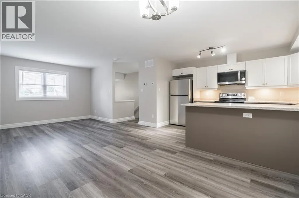 38 Viewpoint Avenue Hamilton ON L8V 2S5