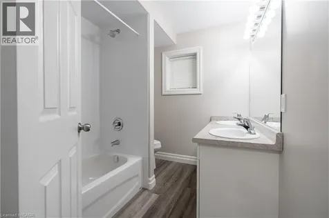 38 Viewpoint Avenue Hamilton ON L8V 2S5