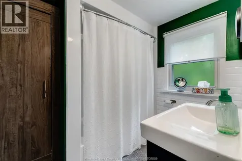 21 Prospect Street Kingsville ON N9Y 1M6