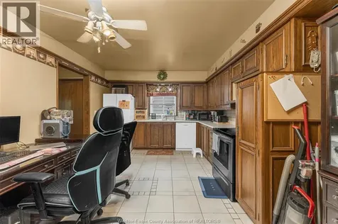 3230 Forest Glade Windsor ON N8R 1X3
