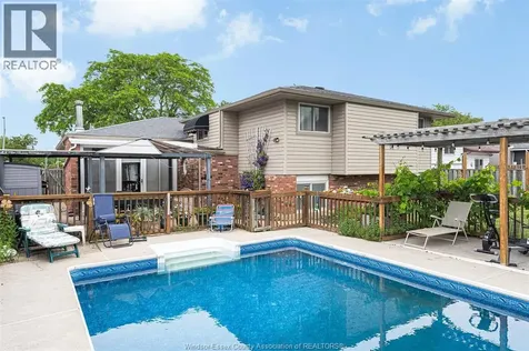 3230 Forest Glade Windsor ON N8R 1X3