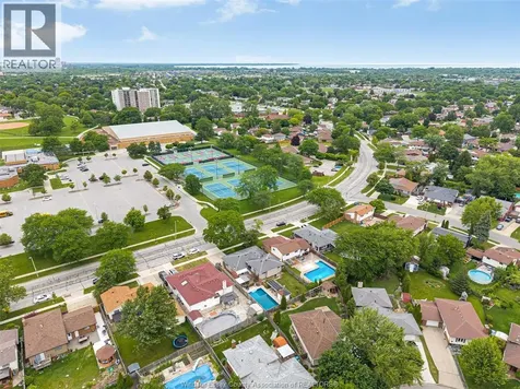 3230 Forest Glade Windsor ON N8R 1X3