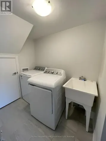 923 Lixnaw Court Ottawa ON K2J 6Y3