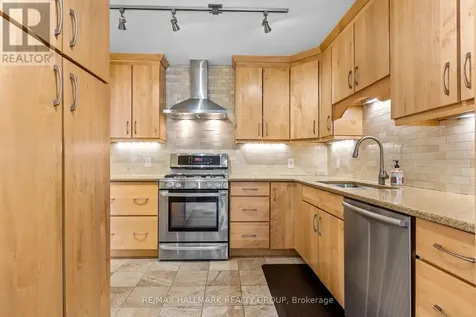 988 Lucille Way Ottawa ON K4A 4J2