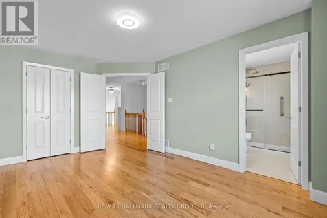 988 Lucille Way Ottawa ON K4A 4J2