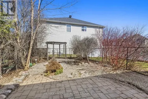988 Lucille Way Ottawa ON K4A 4J2